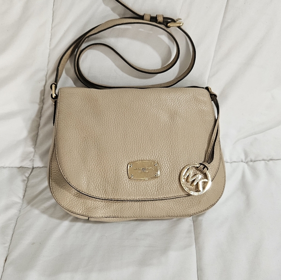 MICHAEL KORS Bedford Flap tan pebbled Leather Shoulder Crossbody - Picture 1 of 16